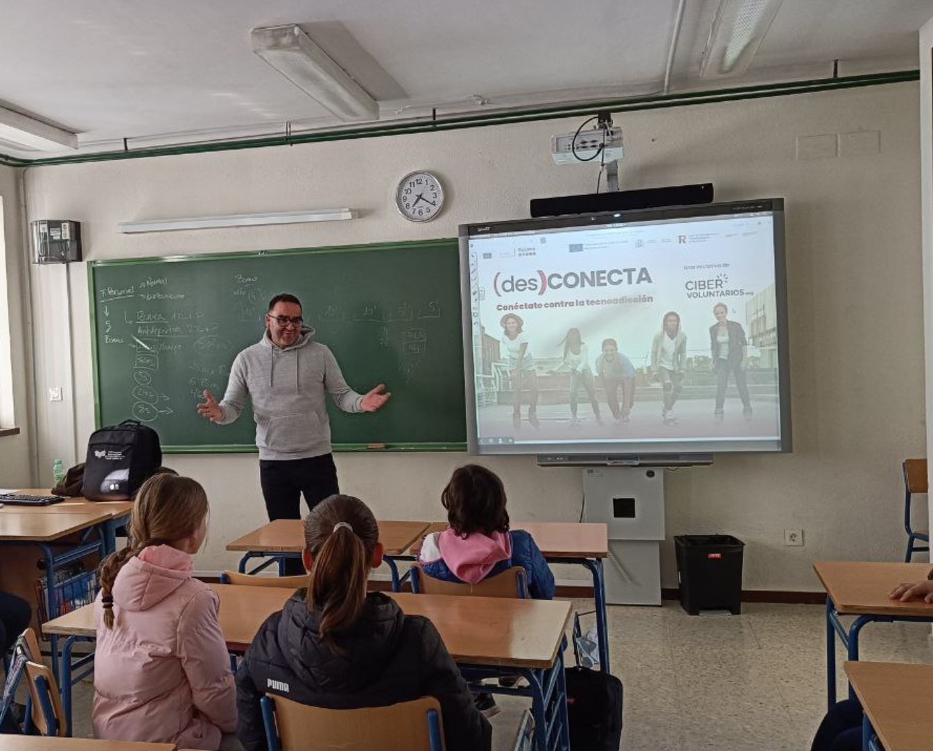 Charla sobre concienciación del uso de nuevas tecnologías en el Instituto Antonio María Calero